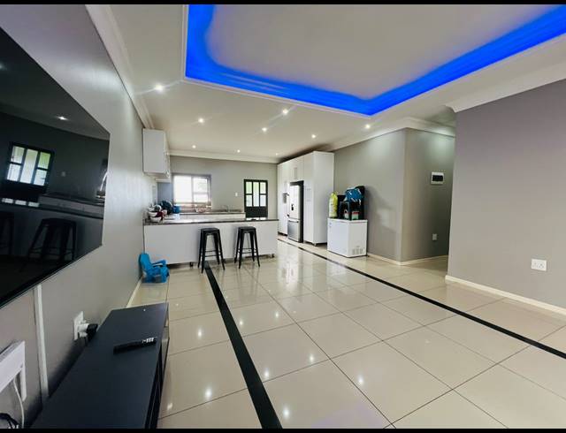 3 BEDROOM HOUSE FOR SALE IN CASTLEHILL